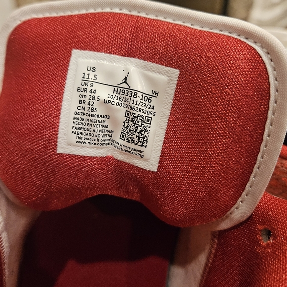 Air Jordan 1 Low SE - Picture 7 of 7